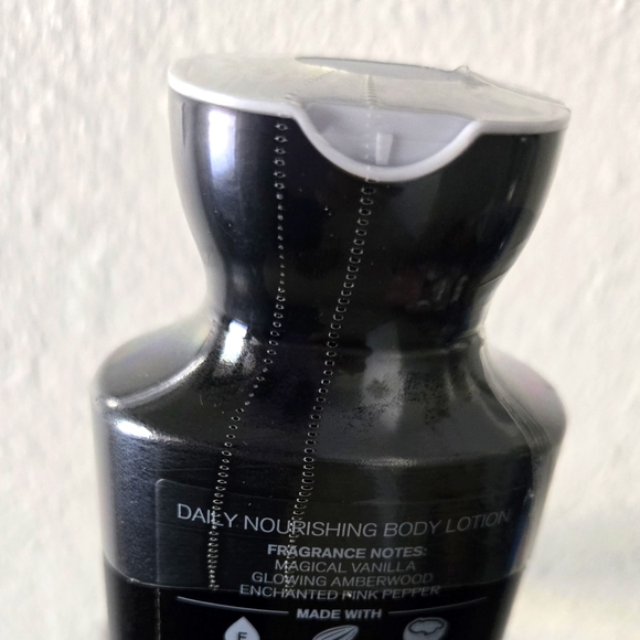 Wicked Vanilla Woods • 2 Piece - Picture 11 of 12